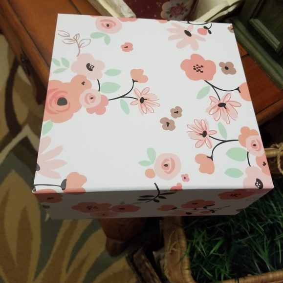 Pinky Rabbit Baby Gift Set - Picture 2 of 2